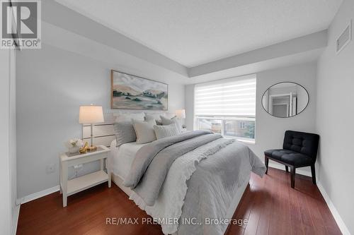 220 - 51 Baffin Court, Richmond Hill, ON - Indoor Photo Showing Bedroom