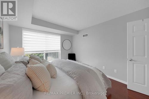 220 - 51 Baffin Court, Richmond Hill, ON - Indoor Photo Showing Bedroom