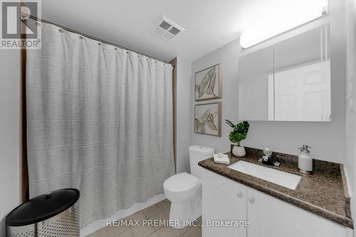 220 - 51 Baffin Court, Richmond Hill, ON - Indoor Photo Showing Bathroom