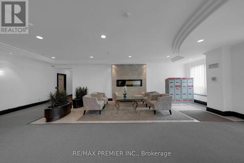 220 - 51 Baffin Court, Richmond Hill, ON - Indoor Photo Showing Other Room