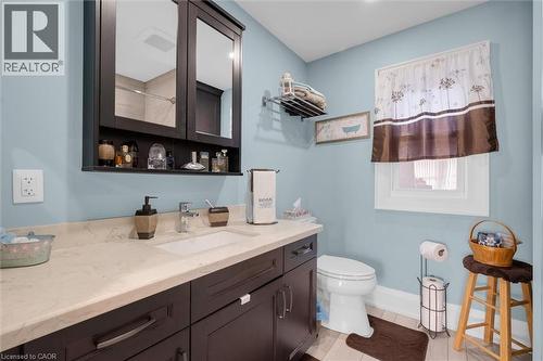 121 Edgemont Street N, Hamilton, ON - Indoor Photo Showing Bathroom