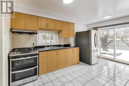 2662 Canberra Road, Mississauga, ON - Indoor Photo Showing Kitchen With Double Sink