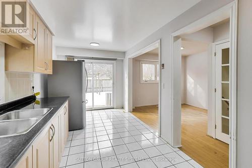 2662 Canberra Road, Mississauga, ON - Indoor Photo Showing Kitchen With Double Sink