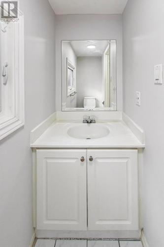 2662 Canberra Road, Mississauga, ON - Indoor Photo Showing Bathroom