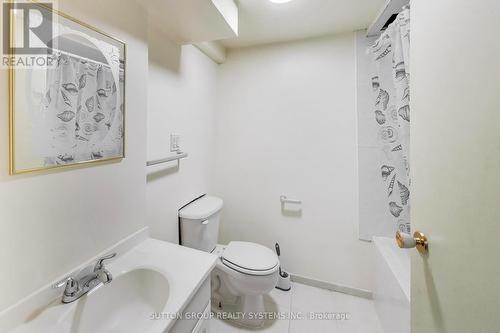 2662 Canberra Road, Mississauga, ON - Indoor Photo Showing Bathroom