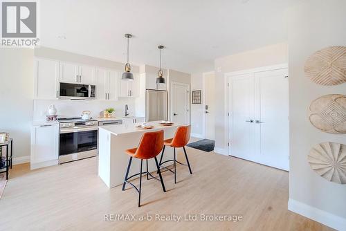 809 - 14 Harvest Avenue, Tillsonburg, ON - Indoor Photo Showing Kitchen