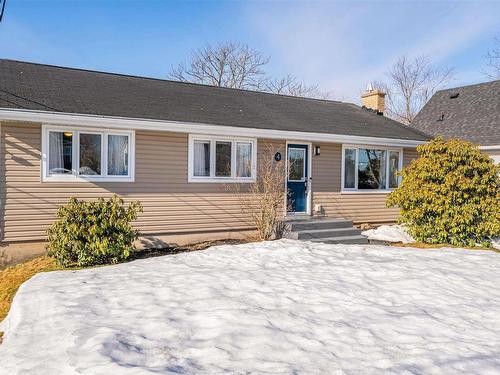 4 Chestnut Lane, Dartmouth, NS 