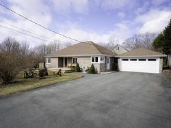 20 View Street  Dartmouth, NS B2Y 1V2