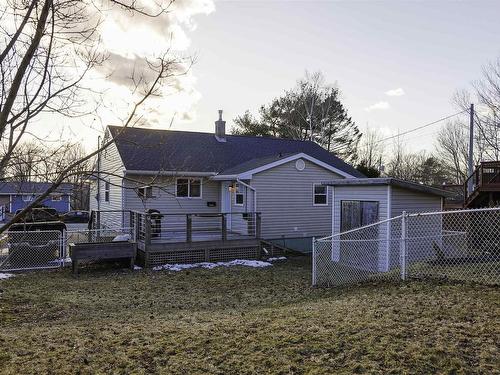 33 Micmac Drive, Dartmouth, NS 