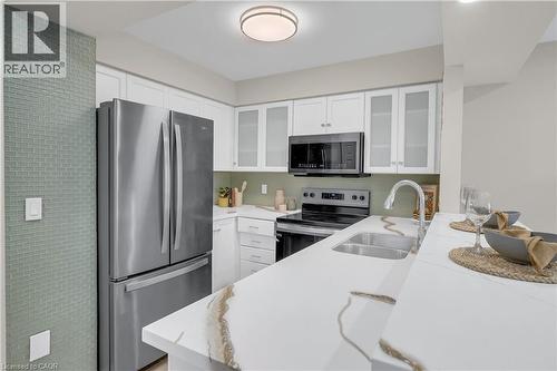 540 Mariner Drive, Waterloo, ON - Indoor Photo Showing Kitchen With Double Sink With Upgraded Kitchen