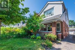 138 WOODMOUNT AVENUE Toronto, ON M4C 3Y8