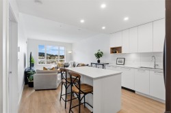 410-940 Reunion Ave Langford, BC V9B 0W6