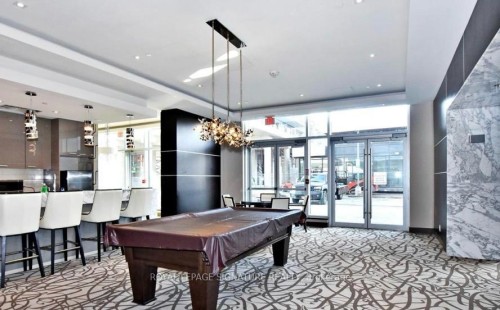710-9600 Yonge Street, Richmond Hill, ON - Indoor Photo Showing Other Room