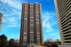 2202-3 Massey Square Toronto, ON M4C 5L5