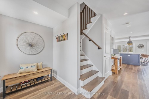 18 Peter Street, Amaranth, ON - Indoor Photo Showing Other Room