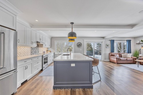 18 Peter Street, Amaranth, ON - Indoor Photo Showing Kitchen