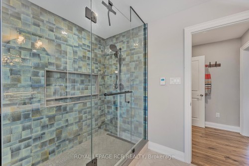 18 Peter Street, Amaranth, ON - Indoor Photo Showing Other Room