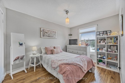 18 Peter Street, Amaranth, ON - Indoor Photo Showing Bedroom