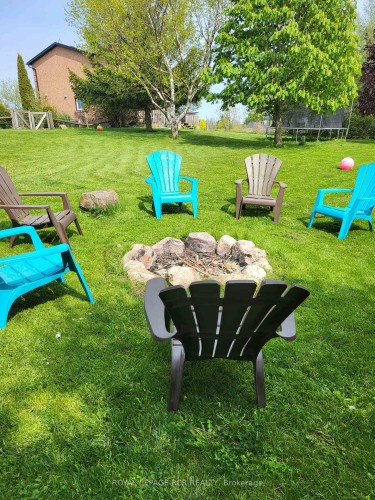 18 Peter Street, Amaranth, ON - Outdoor With Backyard
