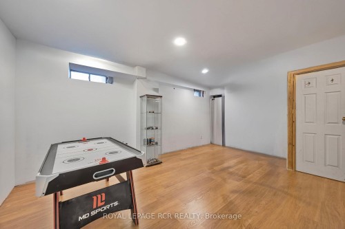 18 Peter Street, Amaranth, ON - Indoor Photo Showing Other Room