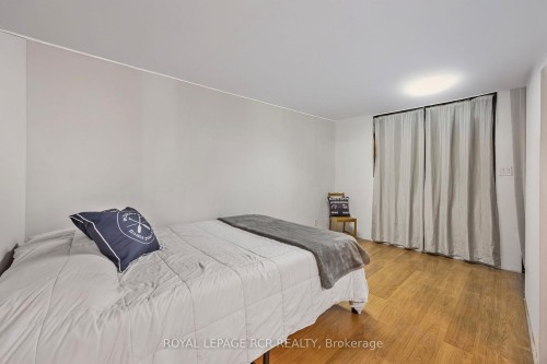18 Peter Street, Amaranth, ON - Indoor Photo Showing Bedroom