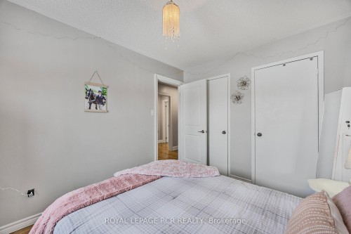 18 Peter Street, Amaranth, ON - Indoor Photo Showing Bedroom