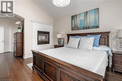 4252 Sarazen Drive, Burlington, ON - Indoor Photo Showing Bedroom