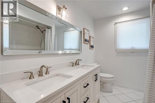406 Oakwood Drive, Burlington, ON - Indoor Photo Showing Bathroom