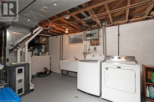 406 Oakwood Drive, Burlington, ON - Indoor Photo Showing Laundry Room