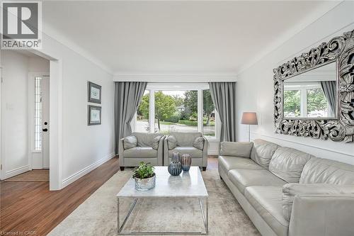 406 Oakwood Drive, Burlington, ON - Indoor Photo Showing Living Room