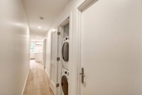 Salle de lavage - 23-1 Av. Rosemount, Westmount, QC - Indoor Photo Showing Laundry Room