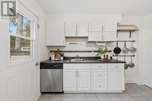 483 Prince Albert Street, Ottawa, ON - Indoor Photo Showing Kitchen