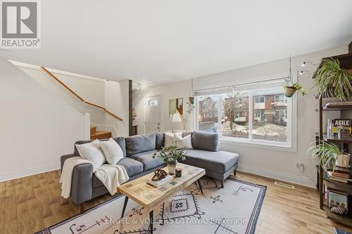 483 Prince Albert Street, Ottawa, ON - Indoor Photo Showing Living Room