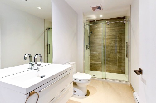 Bathroom - 609-1220 Rue Crescent, Montréal (Ville-Marie), QC - Indoor Photo Showing Bathroom