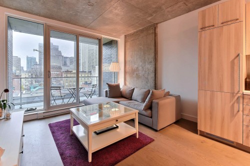 Living Room - 609-1220 Rue Crescent, Montréal (Ville-Marie), QC - Indoor Photo Showing Living Room