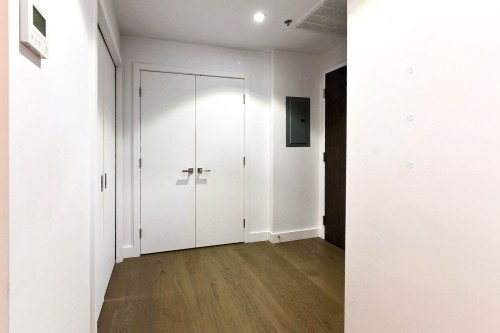 Mud Room - 609-1220 Rue Crescent, Montréal (Ville-Marie), QC - Indoor Photo Showing Other Room