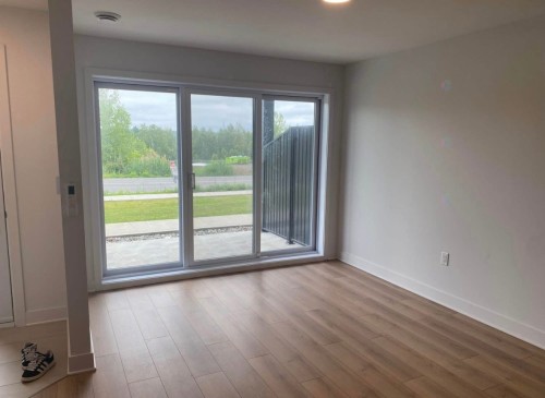 Living Room - 101-460 Rue Lewis O., Waterloo, QC - Indoor Photo Showing Other Room