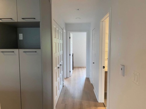 Passageway - 101-460 Rue Lewis O., Waterloo, QC - Indoor Photo Showing Other Room