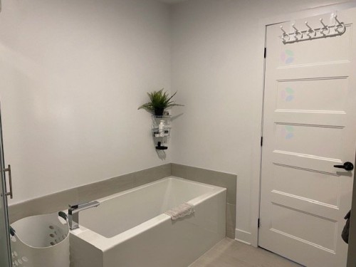 Bathroom - 302-460 Rue Lewis O., Waterloo, QC - Indoor Photo Showing Bathroom