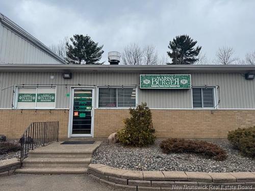 25 Hubbard Rd, Fredericton, NB 