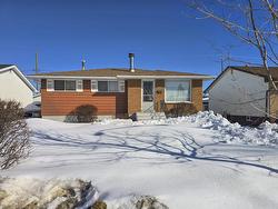 139 Spruce Court Thunder Bay, ON P7C 1X9