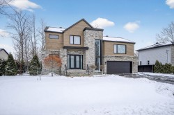 25 Rue Madore  Notre-Dame-De-L'Île-Perrot, QC J7V 2E8