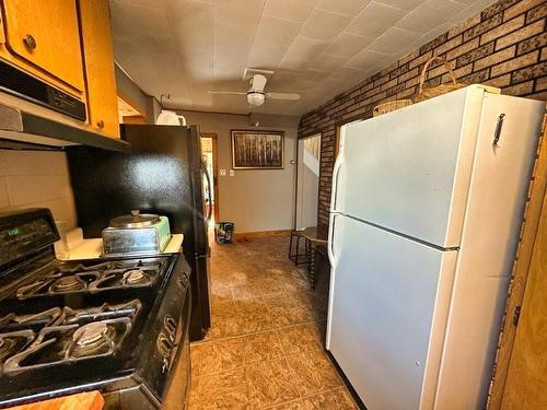 101 Brompton Road, Red Rock, ON - Indoor Photo Showing Kitchen