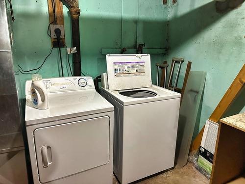 101 Brompton Road, Red Rock, ON - Indoor Photo Showing Laundry Room