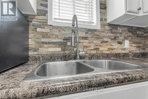 20 Trillium Drive, Tillsonburg, ON - Indoor Photo Showing Kitchen With Double Sink