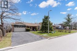1252 LAKEVIEW Drive Oakville, ON L6H 2M8