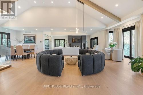 16 & 20 Garden Gate, Brock, ON - Indoor