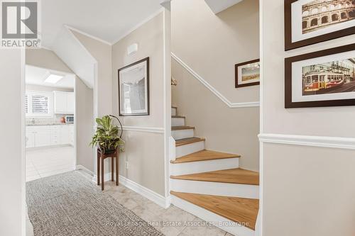 Newer upper hardwood stairwell - 3368 Mainsail Crescent, Mississauga, ON - Indoor Photo Showing Other Room