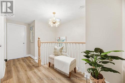 Upper hallway with laminate flooring - 3368 Mainsail Crescent, Mississauga, ON - Indoor Photo Showing Other Room