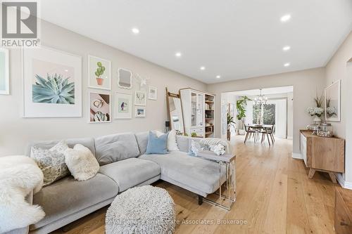 Living Room - Hardwood Flooring - 3368 Mainsail Crescent, Mississauga, ON - Indoor Photo Showing Living Room